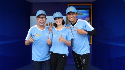 Long Nhật, Xuân Nghị thích thú khi được bà con Cần Thơ đãi ăn bánh khọt
