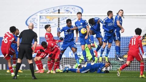 Hàng thủ thảm họa khiến Liverpool thua ngược Leicester City