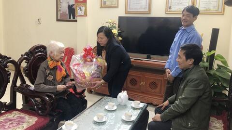 Trao “xuân yêu thương” đến với học sinh có hoàn cảnh khó khăn