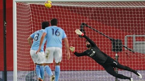 Đè bẹp Liverpool, Manchester City vững vàng ngôi đầu Premier League
