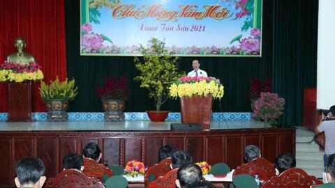 Thường trực Ban Bí thư Võ Văn Thưởng thăm, chúc Tết cán bộ, chiến sỹ Sư đoàn 9