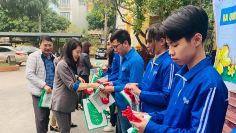 Tuổi trẻ quận Hà Đông ra quân làm đẹp cảnh quan, môi trường
