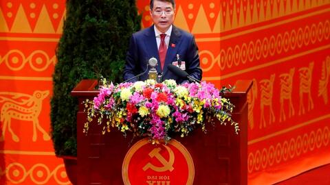 Thông qua Nghị quyết Đại hội XIII của Đảng