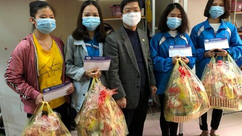 ĐH Công nghiệp Dệt may Hà Nội mang Tết ấm đến với sinh viên xa nhà