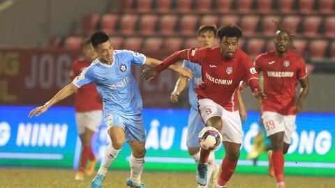 Dịch bệnh diễn biến phức tạp, V-League 2021 tạm hoãn từ vòng 4