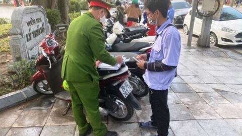 Tin tức trong ngày 14/2: Xử phạt 2 bãi trông giữ xe ''chặt chém'' ngày Tết