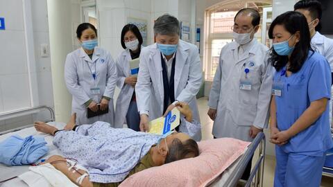 Mang Tết ấm đến với bệnh nhân có hoàn cảnh khó khăn