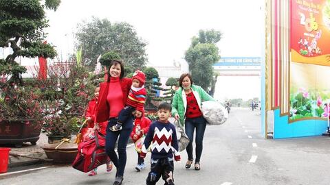 Cô dâu mới khóc sưng mắt vì tranh cãi ăn Tết bên nội hay bên ngoại