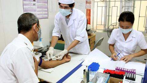 Hướng dẫn khám, cấp thuốc ARV trong bối cảnh dịch Covid-19