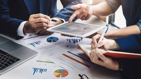 Nhà đầu tư cá nhân trong nước bán ròng 3.780 tỷ đồng trong tuần VN-Index vượt đỉnh