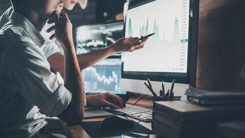 Dòng tiền đổ mạnh vào các quỹ ETF nội ngay khi VN-Index lập đỉnh mới