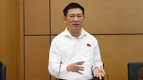 Có nên nới trần nợ công?