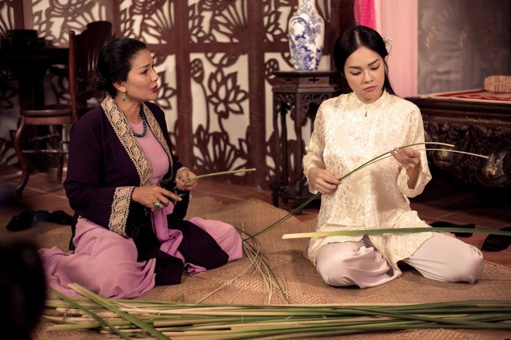 Dương Cẩm Lynh lần đầu tiết lộ chuyện hậu trường đóng 2 vai trong phim cổ trang