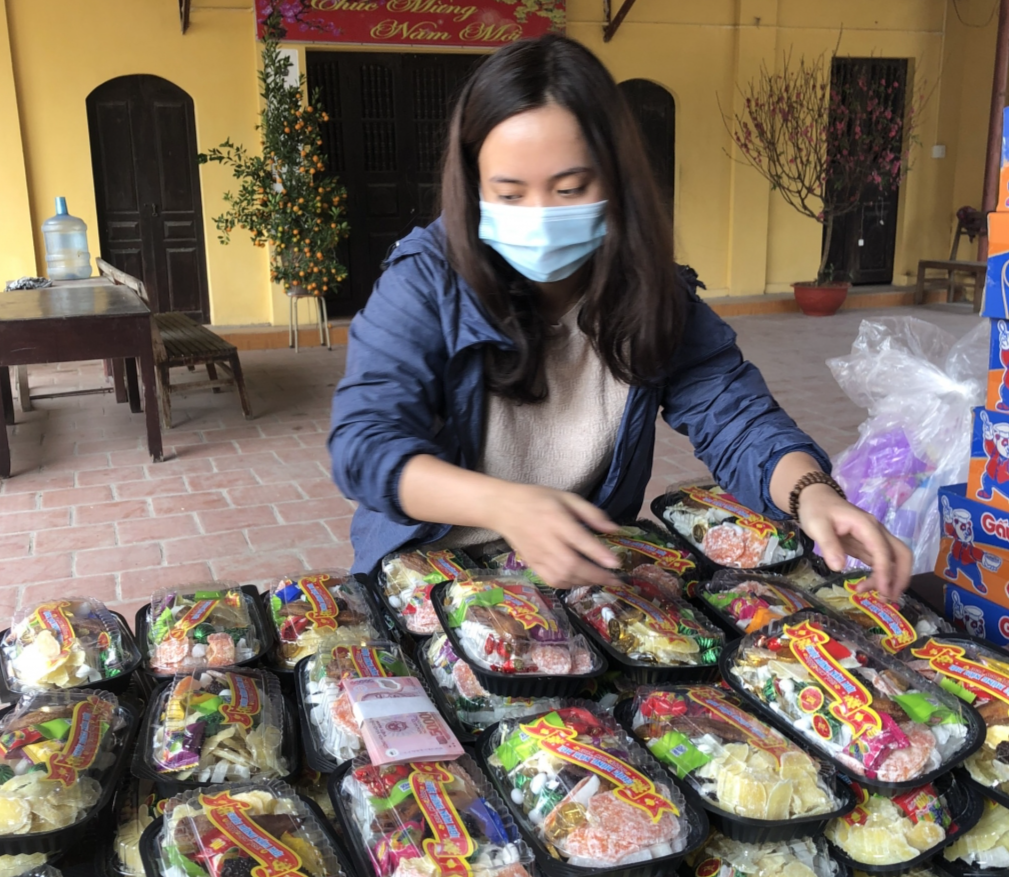 Những món quà Tết của nhóm Gieo mầm hướng thiện trao tặng các cụ tại trại phong Những món quà Tết của nhóm Gieo mầm hướng thiện trao tặng các cụ tại trại phong