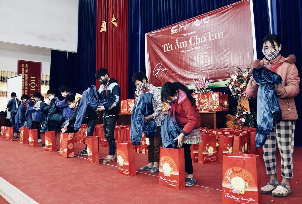 Các hoạt động vì trẻ em luôn được đẩy mạnh tại Generali, đơn vị vừa nhận được bằng khen của Bộ trưởng Bộ LĐ-TB&XH và Thời báo Kinh Tế Sài Gòn về những đóng góp nổi bật cho trẻ em trong năm 2020 Các hoạt động vì trẻ em luôn được đẩy mạnh tại Generali, đơn vị vừa nhận được bằng khen của Bộ trưởng Bộ LĐ-TB&XH và Thời báo Kinh Tế Sài Gòn về những đóng góp nổi bật cho trẻ em trong năm 2020