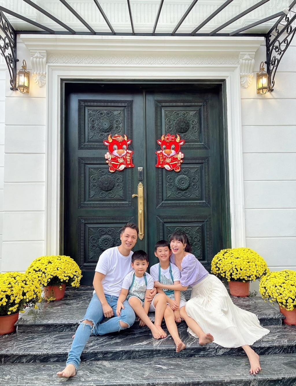Gia đình Đăng Khôi- Thủy Anh trang hoàng nhà cửa đón Tết