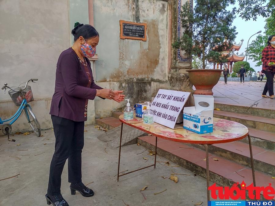 Đi lễ trong tâm dịch Cẩm Giàng, cầu năm Tân Sửu không Covid-19 Đi lễ trong tâm dịch Cẩm Giàng, cầu năm Tân Sửu không Covid-19