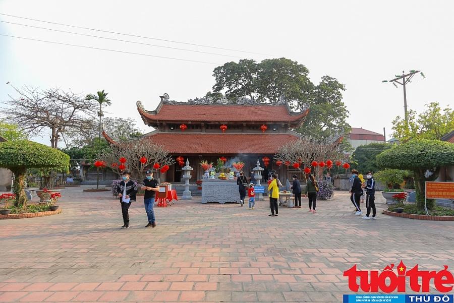 Đi lễ trong tâm dịch Cẩm Giàng, cầu năm Tân Sửu không Covid-19 Đi lễ trong tâm dịch Cẩm Giàng, cầu năm Tân Sửu không Covid-19