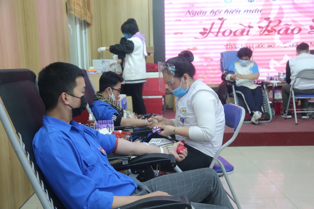 Hoạt động tình nguyện của sinh viên trường Đại học Mở Hà Nội
