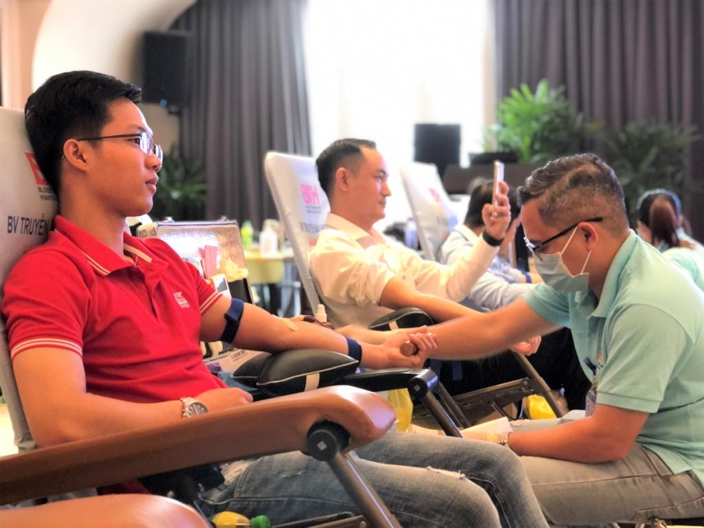 “Tết Ấm Cho Em” và hoạt động hiến máu nhân đạo đầu năm khởi động tinh thần sẻ chia tại Generali Việt Nam trong năm 2021 “Tết Ấm Cho Em” và hoạt động hiến máu nhân đạo đầu năm khởi động tinh thần sẻ chia tại Generali Việt Nam trong năm 2021