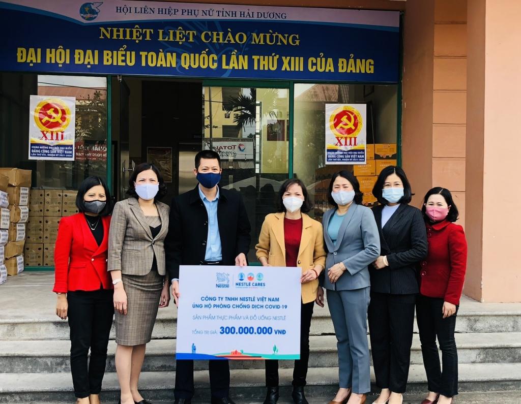 Nestlé bàn giao sản phẩm ủng hộ tỉnh Hải Dương tại trụ sở Hội liên hiệp phụ nữ tỉnh Hải Dương Nestlé bàn giao sản phẩm ủng hộ tỉnh Hải Dương tại trụ sở Hội liên hiệp phụ nữ tỉnh Hải Dương