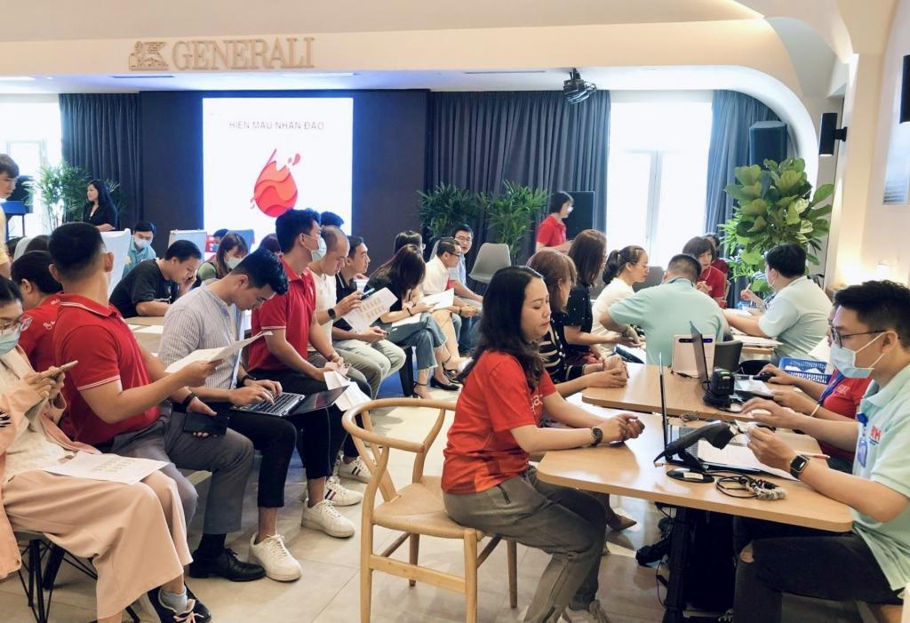 Đông đảo lãnh đạo, nhân viên và tư vấn viên của Generali đã tham gia vào hoạt động hiến máu nhân đạo đầu năm Đông đảo lãnh đạo, nhân viên và tư vấn viên của Generali đã tham gia vào hoạt động hiến máu nhân đạo đầu năm