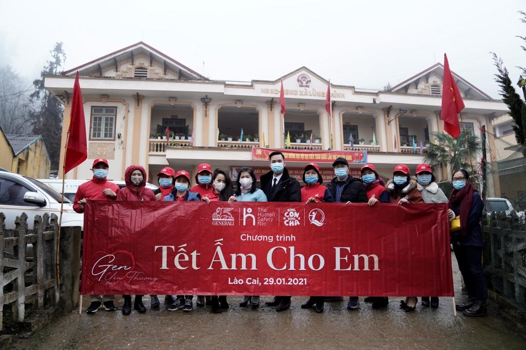 Đoàn thiện nguyện gồm các CB, NV và tư vấn viên từ Generali và Quỹ BTTEVN mang những phần quà thiết thực đến với 300 gia đình có hoàn cảnh khó khăn tại Lào Cai Đoàn thiện nguyện gồm các CB, NV và tư vấn viên từ Generali và Quỹ BTTEVN mang những phần quà thiết thực đến với 300 gia đình có hoàn cảnh khó khăn tại Lào Cai