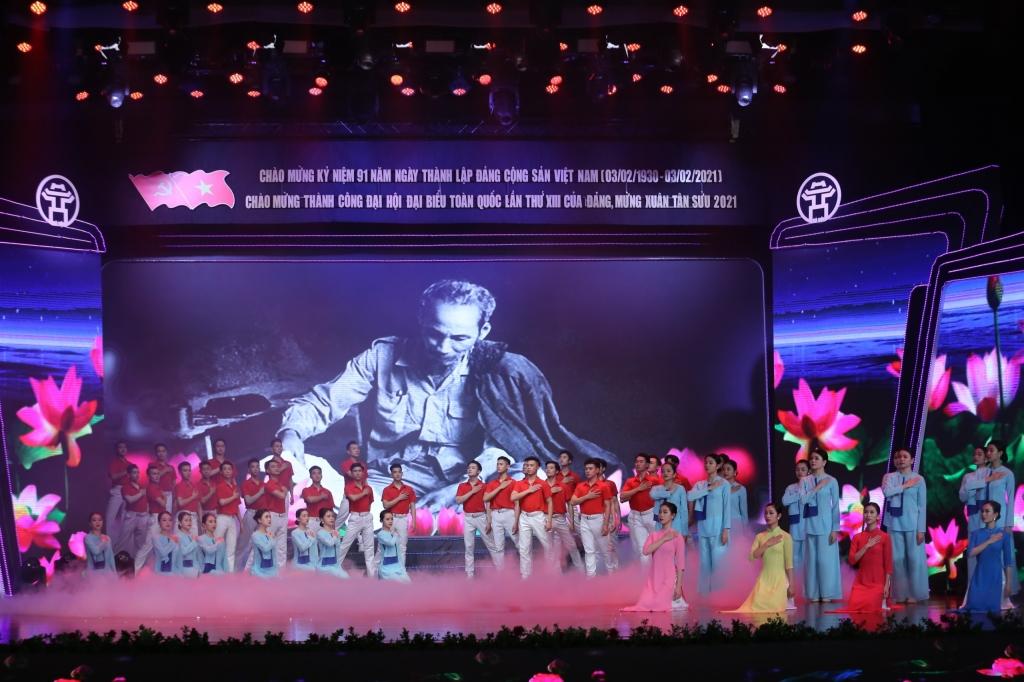 Chương trình nghệ thuật “Đảng cho ta mùa xuân” là lời hứa của Đảng bộ, chính quyền và Nhân dân Thủ đô Hà Nội quyết tâm “Vì cả nước, cùng cả nước” xây dựng đất nước ta phồn vinh, hạnh phúc Chương trình nghệ thuật “Đảng cho ta mùa xuân” là lời hứa của Đảng bộ, chính quyền và Nhân dân Thủ đô Hà Nội quyết tâm “Vì cả nước, cùng cả nước” xây dựng đất nước ta phồn vinh, hạnh phúc