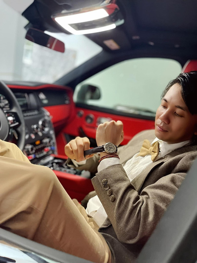 1 thập kỷ thay đổi cách sống ảo của Minh Nhựa: Từ thanh niên đến soái car, từ xuề xoà đến fashionista chính hiệu - Ảnh 43. 1 thập kỷ thay đổi cách sống ảo của Minh Nhựa: Từ thanh niên đến soái car, từ xuề xoà đến fashionista chính hiệu - Ảnh 43.