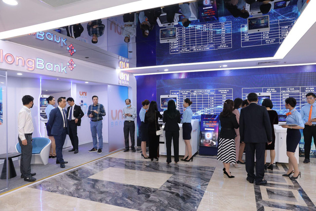 Ấn tượng với sự kiện chuyển mình bứt phá của KienlongBank - Ảnh 6. Ấn tượng với sự kiện chuyển mình bứt phá của KienlongBank - Ảnh 6.