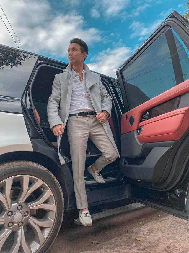 1 thập kỷ thay đổi cách sống ảo của Minh Nhựa: Từ thanh niên đến soái car, từ xuề xoà đến fashionista chính hiệu - Ảnh 14. 1 thập kỷ thay đổi cách sống ảo của Minh Nhựa: Từ thanh niên đến soái car, từ xuề xoà đến fashionista chính hiệu - Ảnh 14.