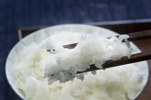 Càng lớn tuổi, càng nên ăn ít tinh bột đi? Nghiên cứu mới nhất chỉ ra rằng hóa ra trước giờ chúng ta vẫn nghĩ và làm sai - Ảnh 1. Càng lớn tuổi, càng nên ăn ít tinh bột đi? Nghiên cứu mới nhất chỉ ra rằng hóa ra trước giờ chúng ta vẫn nghĩ và làm sai - Ảnh 1.