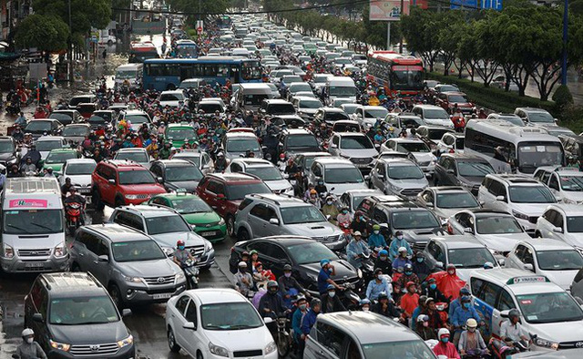Nóng: Tái khởi động thu phí ô tô vào trung tâm TPHCM - Ảnh 1. Nóng: Tái khởi động thu phí ô tô vào trung tâm TPHCM - Ảnh 1.