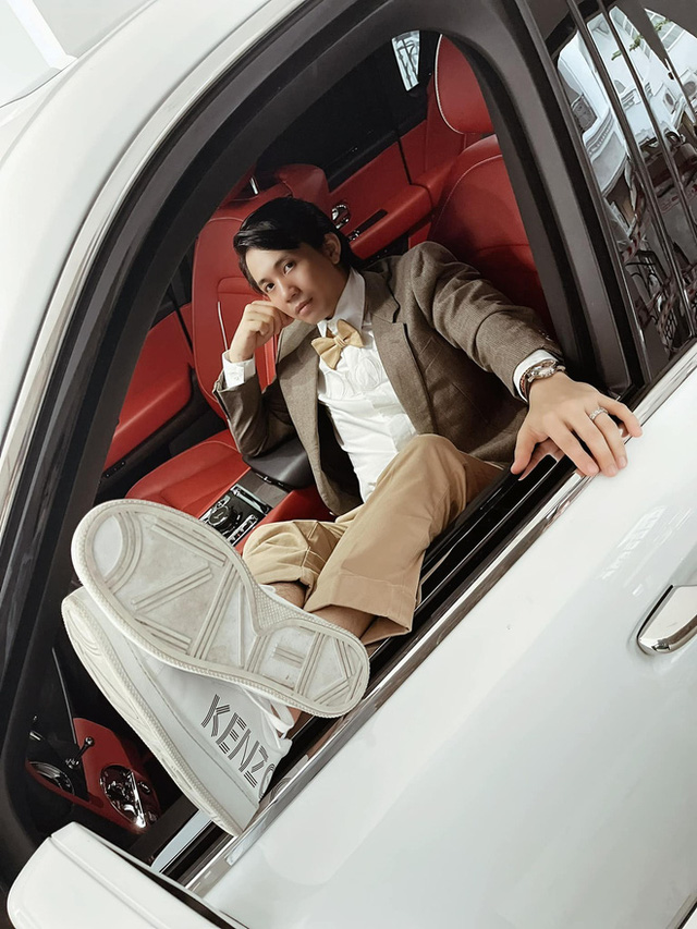 1 thập kỷ thay đổi cách sống ảo của Minh Nhựa: Từ thanh niên đến soái car, từ xuề xoà đến fashionista chính hiệu - Ảnh 44. 1 thập kỷ thay đổi cách sống ảo của Minh Nhựa: Từ thanh niên đến soái car, từ xuề xoà đến fashionista chính hiệu - Ảnh 44.