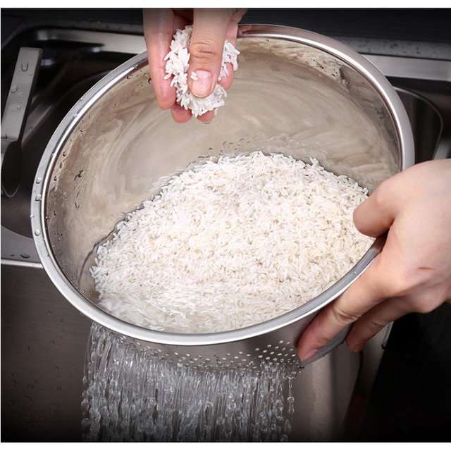 Cần bỏ ngay những thói quen vo gạo vô cùng độc hại này kẻo làm lãng phí dinh dưỡng hoặc gây bệnh ung thư - Ảnh 3. Cần bỏ ngay những thói quen vo gạo vô cùng độc hại này kẻo làm lãng phí dinh dưỡng hoặc gây bệnh ung thư - Ảnh 3.