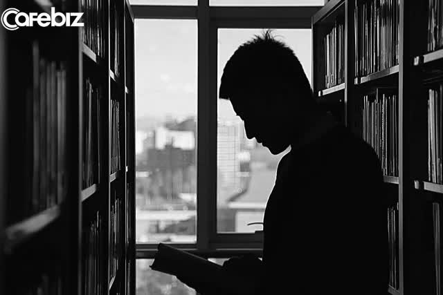 Phụ nữ thích đàn ông thông minh, cách nhanh nhất để trở nên thông minh là ĐỌC NHIỀU SÁCH: Không đọc nổi 30 cuốn sách/năm, bạn dậm chân ở 2 chữ ‘nhạt toẹt’ - Ảnh 1. Phụ nữ thích đàn ông thông minh, cách nhanh nhất để trở nên thông minh là ĐỌC NHIỀU SÁCH: Không đọc nổi 30 cuốn sách/năm, bạn dậm chân ở 2 chữ ‘nhạt toẹt’ - Ảnh 1.