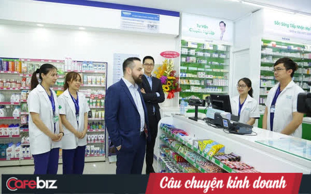 Chàng trai mồ côi cha mẹ, ngộ độc thuốc giả trở thành ‘ông trùm’ chuỗi nhà thuốc lớn nhất Việt Nam - Ảnh 2. Chàng trai mồ côi cha mẹ, ngộ độc thuốc giả trở thành ‘ông trùm’ chuỗi nhà thuốc lớn nhất Việt Nam - Ảnh 2.