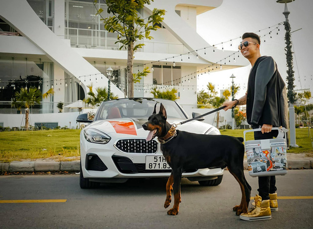 1 thập kỷ thay đổi cách sống ảo của Minh Nhựa: Từ thanh niên đến soái car, từ xuề xoà đến fashionista chính hiệu - Ảnh 25. 1 thập kỷ thay đổi cách sống ảo của Minh Nhựa: Từ thanh niên đến soái car, từ xuề xoà đến fashionista chính hiệu - Ảnh 25.