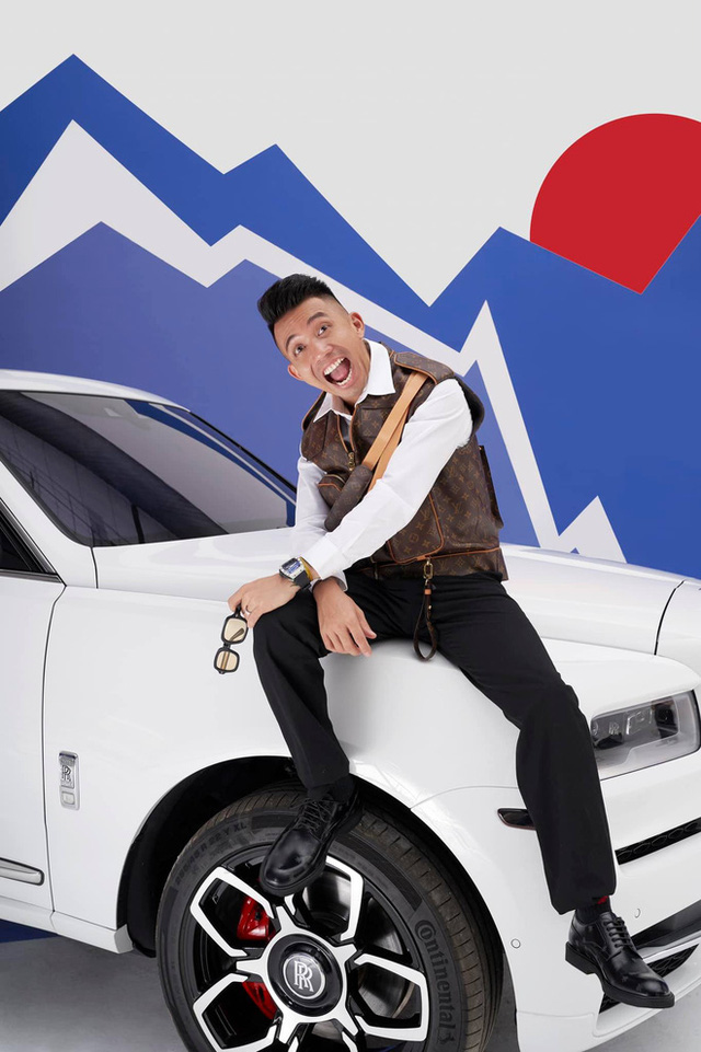 1 thập kỷ thay đổi cách sống ảo của Minh Nhựa: Từ thanh niên đến soái car, từ xuề xoà đến fashionista chính hiệu - Ảnh 37. 1 thập kỷ thay đổi cách sống ảo của Minh Nhựa: Từ thanh niên đến soái car, từ xuề xoà đến fashionista chính hiệu - Ảnh 37.