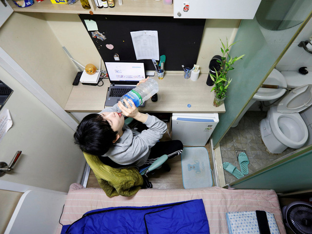 Thế hệ Y Hàn Quốc tuyệt vọng trong vòng luẩn quẩn: Đi làm nhưng vẫn thiếu tiền, nợ đầm đìa, sẵn sàng đổi mạng để có hàng chục triệu đô - Ảnh 2. Thế hệ Y Hàn Quốc tuyệt vọng trong vòng luẩn quẩn: Đi làm nhưng vẫn thiếu tiền, nợ đầm đìa, sẵn sàng đổi mạng để có hàng chục triệu đô - Ảnh 2.