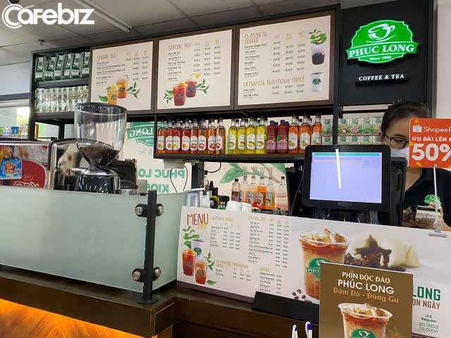 Tại sao các chuỗi đồ uống đình đám Phúc Long, Highlands Coffee hay The Coffee House ồ ạt mở mô hình kiosk? - Ảnh 3. Tại sao các chuỗi đồ uống đình đám Phúc Long, Highlands Coffee hay The Coffee House ồ ạt mở mô hình kiosk? - Ảnh 3.