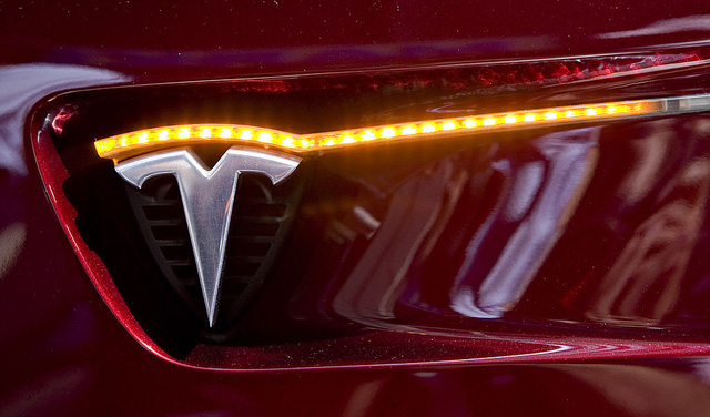 All-in không biết ngày mai vào cổ phiếu Tesla, vị tỷ phú ẩn danh Singapore hái quả ngọt 7 tỷ USD, thành nhà đầu tư cá nhân lớn nhất chỉ sau Elon Musk và Larry Ellison - Ảnh 2. All-in không biết ngày mai vào cổ phiếu Tesla, vị tỷ phú ẩn danh Singapore hái quả ngọt 7 tỷ USD, thành nhà đầu tư cá nhân lớn nhất chỉ sau Elon Musk và Larry Ellison - Ảnh 2.