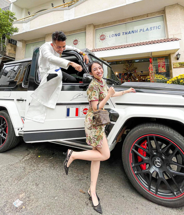 1 thập kỷ thay đổi cách sống ảo của Minh Nhựa: Từ thanh niên đến soái car, từ xuề xoà đến fashionista chính hiệu - Ảnh 48. 1 thập kỷ thay đổi cách sống ảo của Minh Nhựa: Từ thanh niên đến soái car, từ xuề xoà đến fashionista chính hiệu - Ảnh 48.