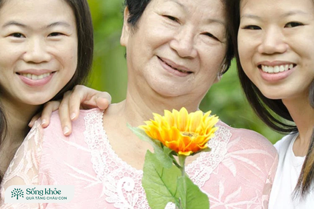 Mẹ mất vì ung thư ruột, tôi vẫn ân hận mãi vì có 3 việc chưa làm được... - Ảnh 2. Mẹ mất vì ung thư ruột, tôi vẫn ân hận mãi vì có 3 việc chưa làm được... - Ảnh 2.
