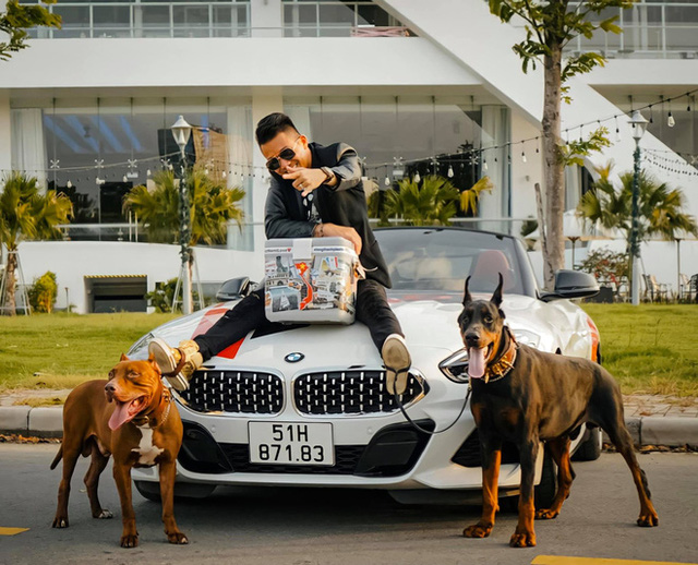 1 thập kỷ thay đổi cách sống ảo của Minh Nhựa: Từ thanh niên đến soái car, từ xuề xoà đến fashionista chính hiệu - Ảnh 24. 1 thập kỷ thay đổi cách sống ảo của Minh Nhựa: Từ thanh niên đến soái car, từ xuề xoà đến fashionista chính hiệu - Ảnh 24.